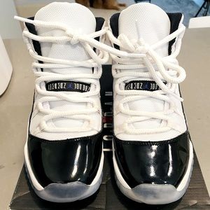 Air Jordan 11 Retro Concord 2018 - White/Black Size 7Y (8 womens)